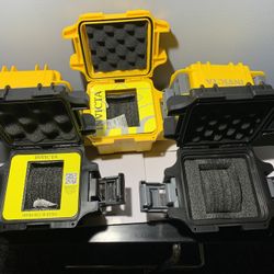Invicta 1-slot waterproof/impact-resistant watch dive case in  Yellow & Black $10 Each Firm Pickup In Chicago 