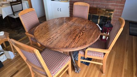 Round Oak Dining Table with 4 Chairs