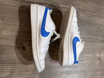 Nike's blue Swoosh 6.5 Size