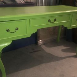 Green Desk