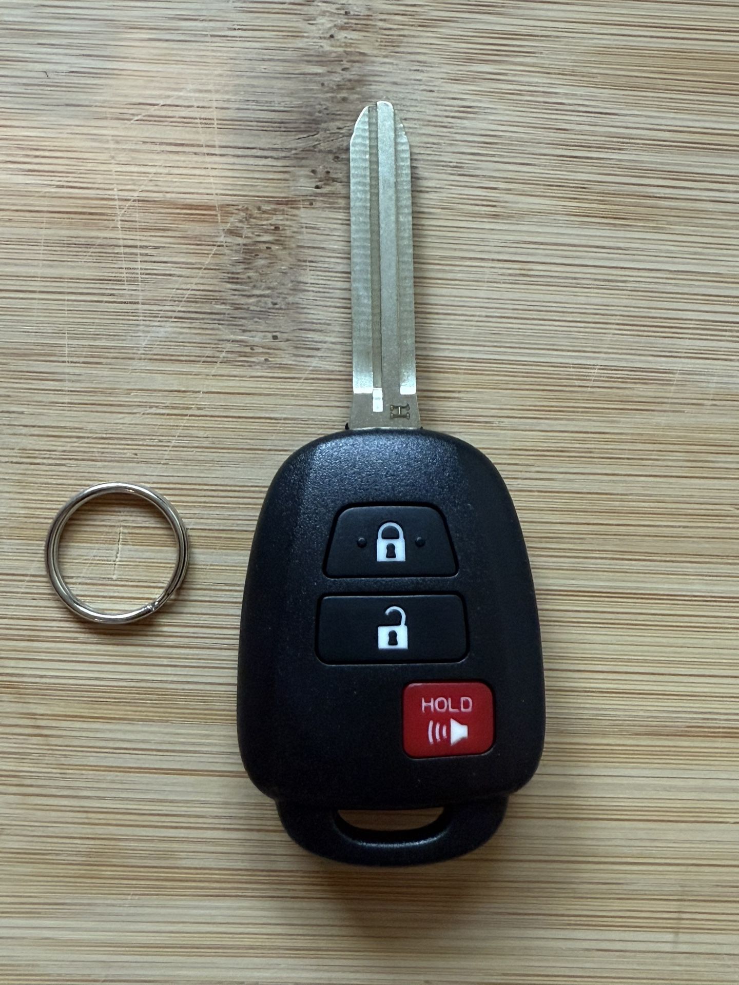 Toyota Key Fob 3 Button Fits 2013–2018 RAV4, 2014–2019 Highlander, 2016–2019 Tacoma, 2018–2019 Tundra, 2019–2020 Sequoia