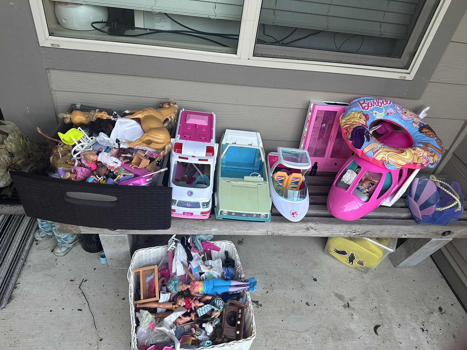 Barbie And LOL Dolls W/ Accessories