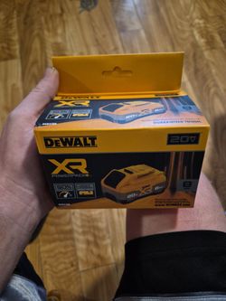 Dewalt XR Powerpack 20v 8AH Battery New