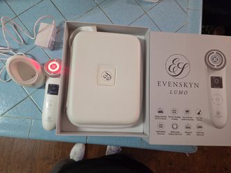 EvenSkyn Lumo Skin Care Device