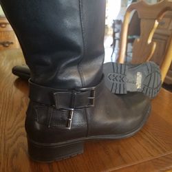 Boots Black Clarks Size 10
