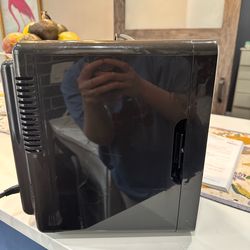 Mini fridge