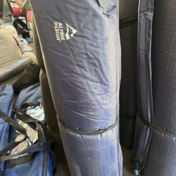 4 Self-inflating Sleeping Pads 
