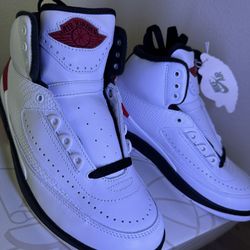 Air Jordan Retro 2 “Chicago” Size 6F /4.5M