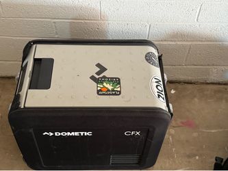 Dometic CFX325 Portable Refrigerator/Freezer w/Cover - Excellent Condition