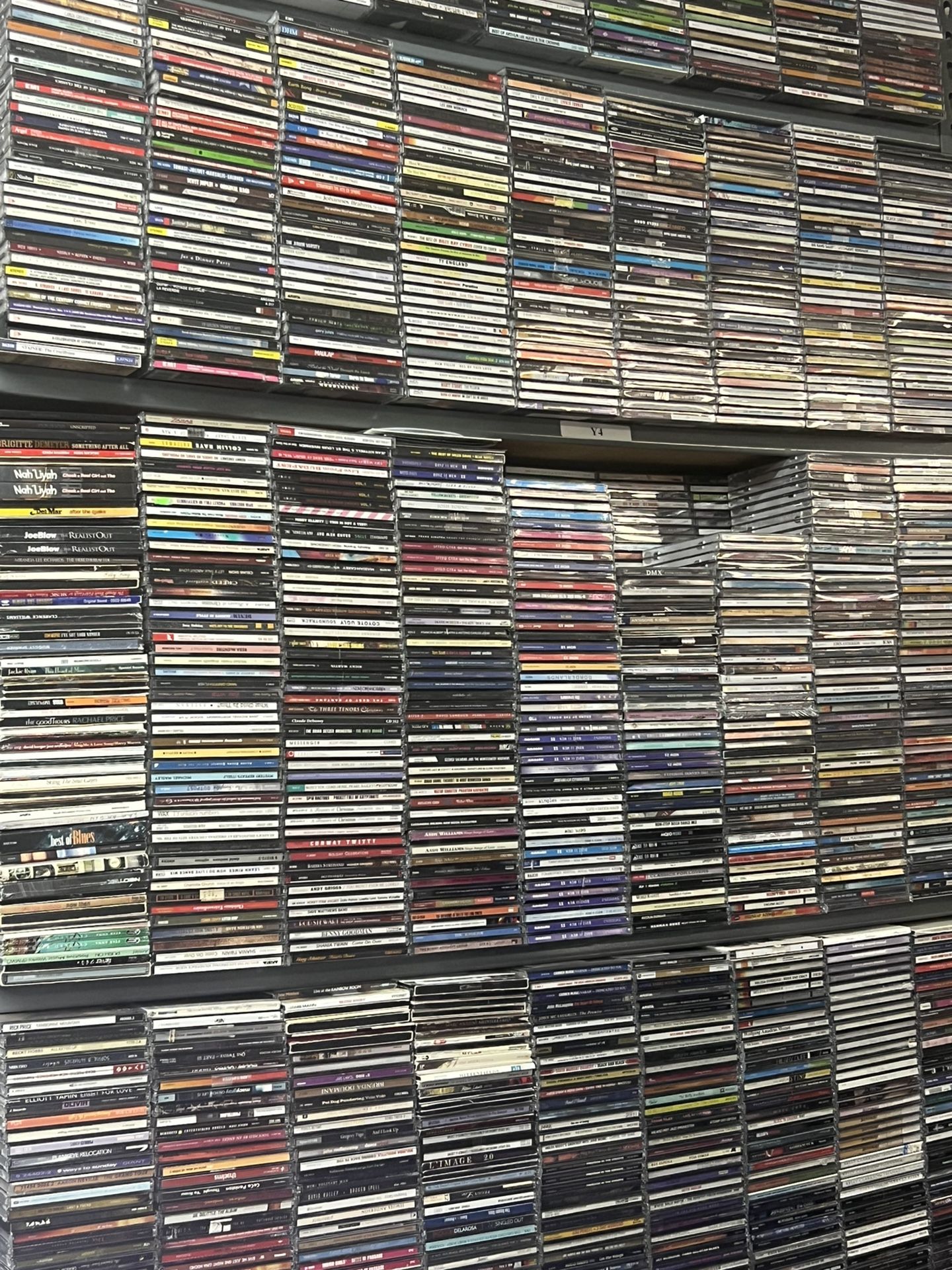 500,000 CD’s RANDOM ARTISTS AND GENRES for Sale in Phoenix, AZ - OfferUp