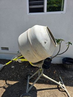 Concrete Mixer Ryobi 1/2 HP