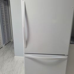 Whirlpool Refrigerator $900.