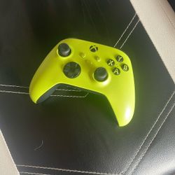 Used Xbox One Remote 