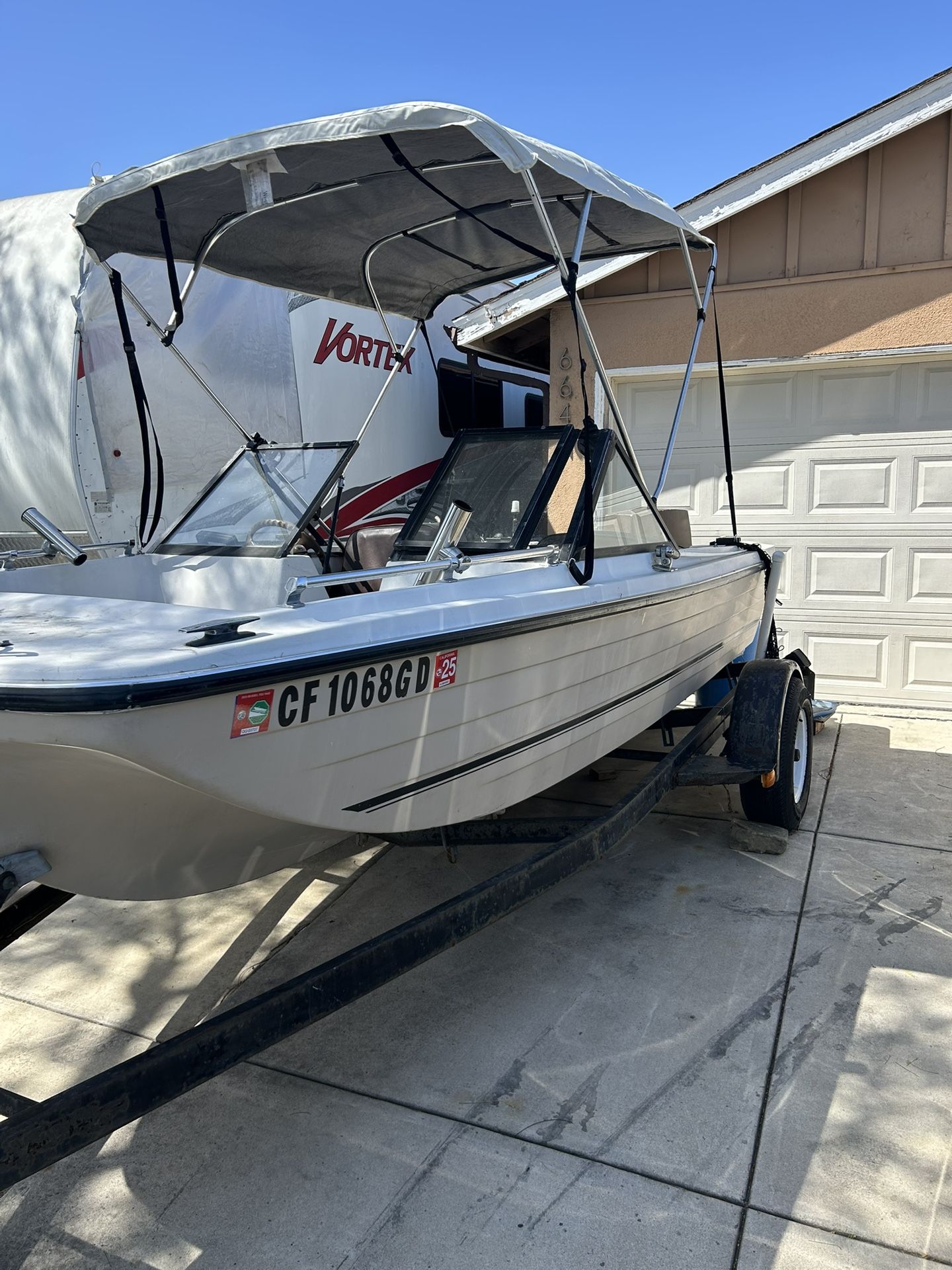 1977 Seaswirl Boat