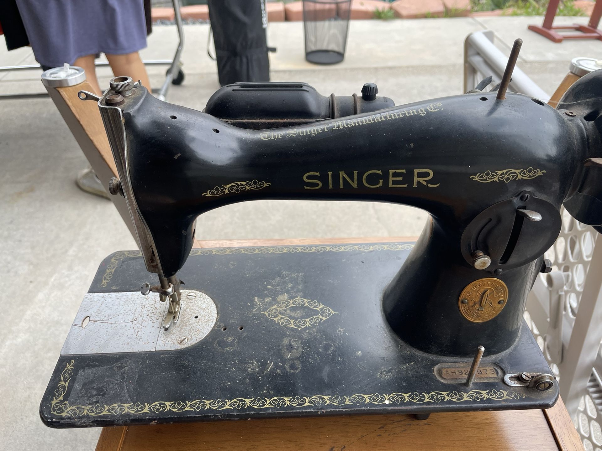 Vintage Singer Sewing Machine 1949 Model 15