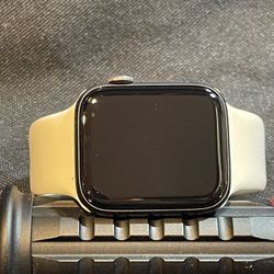 Apple Watch 44mm SE