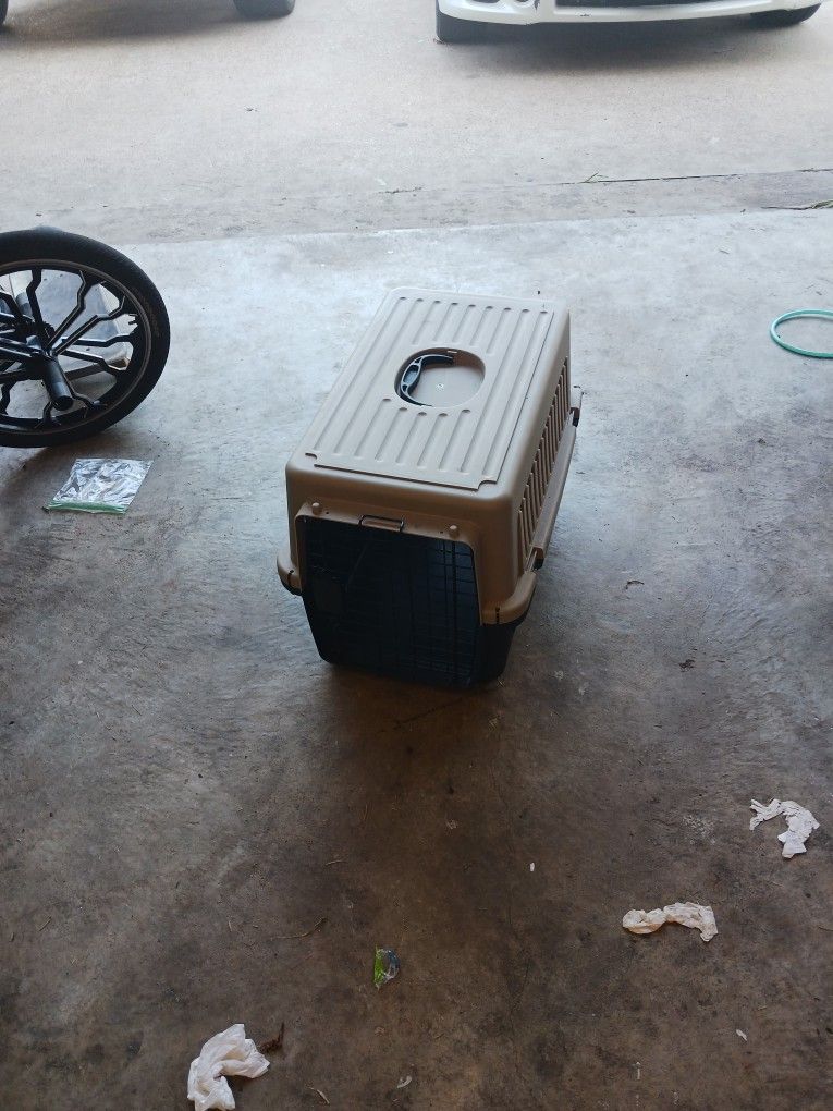 Sm/med Dog Crate