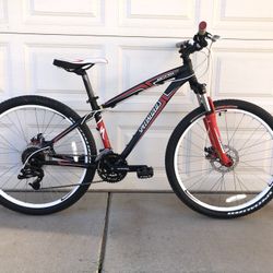 Specialized Hardrock Sport Disc Mountain Bike Size SM Small 15 Inch Frame 26 Inch Wheels 24 Speed Similar To Rockhopper Pitch And Hotrock for Sale