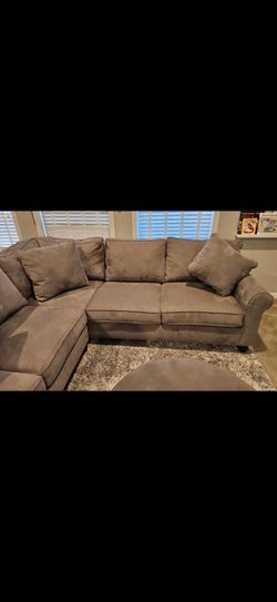 Haverty’s Couch