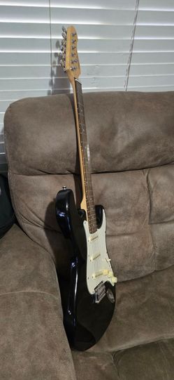 GUITARRA ELECTRICA $69 OBO