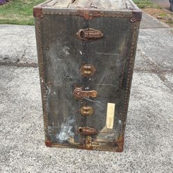 Army Trunk. 
