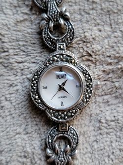 Badavici Women's Vintage Watch.