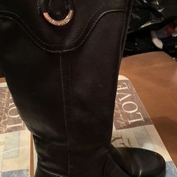 Woman’s 6 Or Girls 4.5 Boots