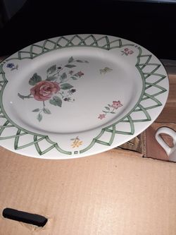 Gorgeous dish set