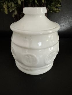 Wheaton Milk Glass Eagle Coin Medallion Lidded Sugar Bowl-Jar 1970's USA.