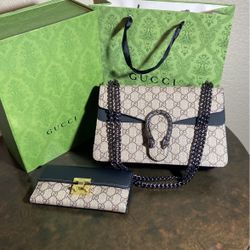 Beautiful Crossbody bag set with wallet