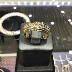 10k Gold With Diamond Men’s Band On Special ,!