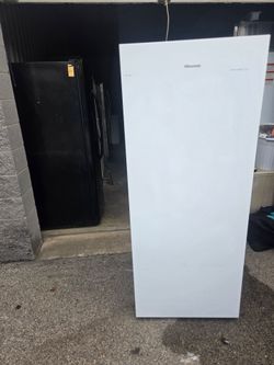Hisense Upright Freezer White