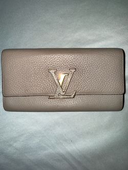 LV Capucines Long Wallet