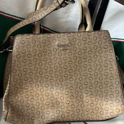 Guess Women purse 20$