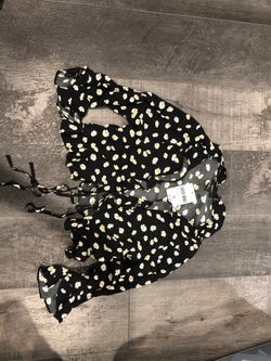 Black Daisy flower crop top