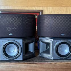 Klipsch Surround Sound Speakers And Yamaha Receiver 