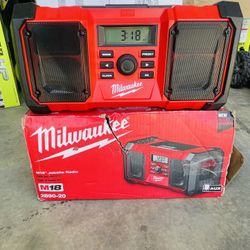 Milwaukee M18 18-Volt Lithium-Ion Cordless Jobsite Radio