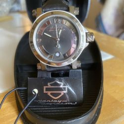 Harley Davidson Womens watch including the collectors gas tank case and original box.
