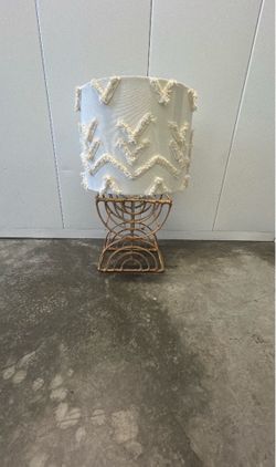 Rattan table lamp