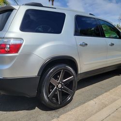 GMC Acadia AWD, Low Miles, Clean Title, Smogged, Registered, 3rd Row Seat, 22"rims, Runs Great 
