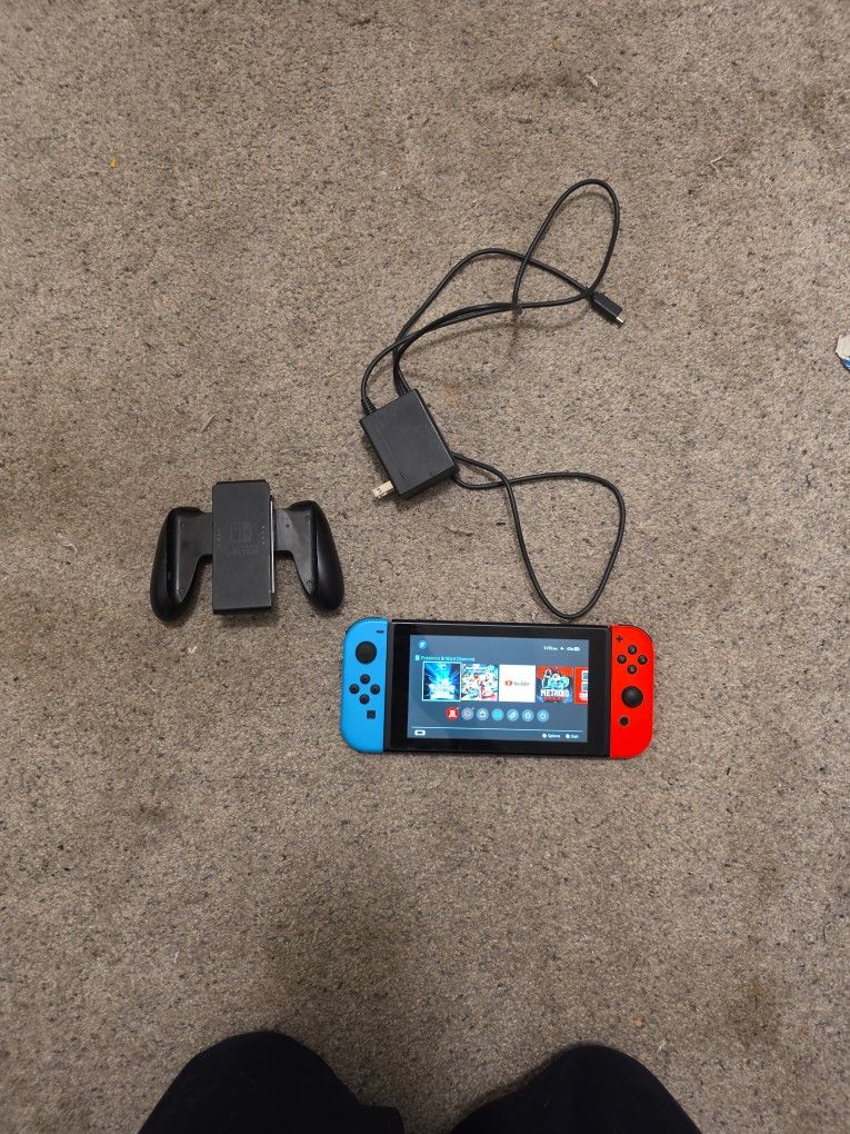 Nintendo Switch V2 LCD Red And Blue W/mario kart, And Gen4 Pokemon Remake.