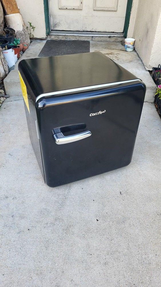 Coffee Mini Fridge 1.6 Cubic Ft