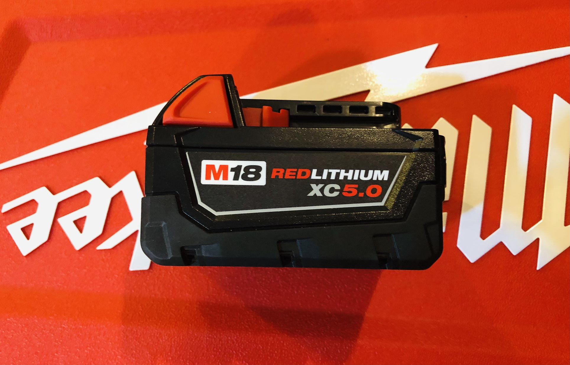 Milwaukee M18 18-Volt 5.0 Ah Lithium-Ion XC Extended Capacity Battery
