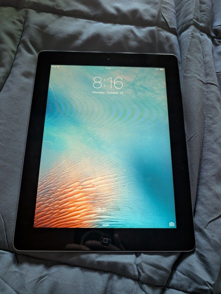 APPLE (A1395)
iPad 2nd Gen
9.7' 16GB Wi-Fi
MC769LL/A
Silver with Charging Cable