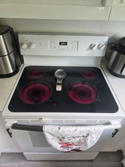 GE White Electric Range with Glass Cooktop