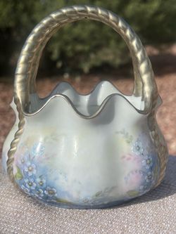 Vintage Hand-Painted Porcelain Flower Bridal Basket - Ruffled Gold Twist Handle ForgetMeNot mint condition