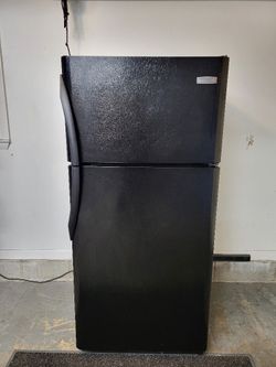 Frigidaire Refrigerator 