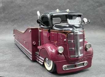 Danbury Mint 1938 GMC Custom Car Carrier Hauler Tow Truck 1:24 Scale Diecast