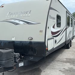 2017 Keystone Passport Travel Tráiler 2 Rooms 2 Bedrooms 