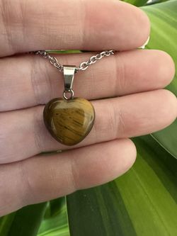 New, Beautiful Tiger Eye Stone Heart Necklace. Jewelry Bag Included. Great Christmas Gift.